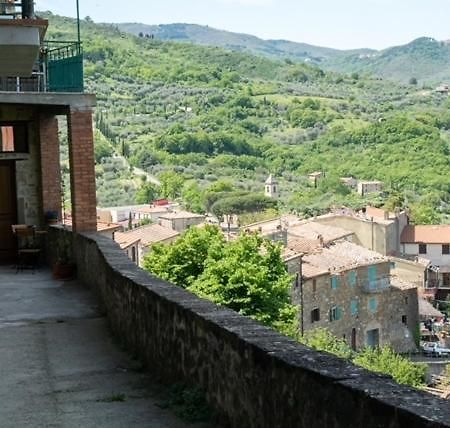 Cantina Nel Castello Montegiovi Exterior photo