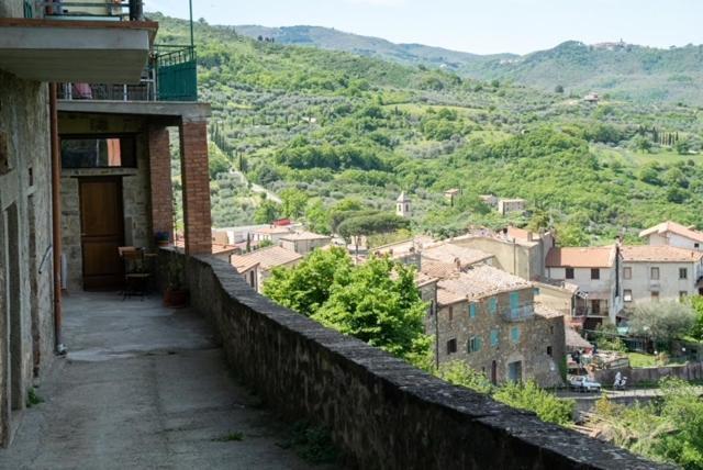 Cantina Nel Castello Montegiovi Exterior photo